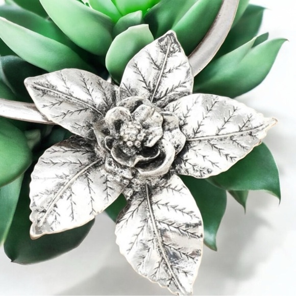 Flower Statement Necklace,NWT - Picture 3 of 3